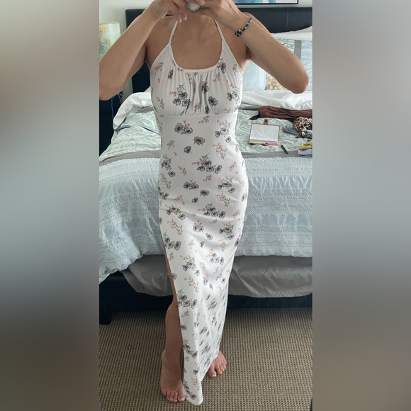 White floral maxi dress - Picture 1 of 3
